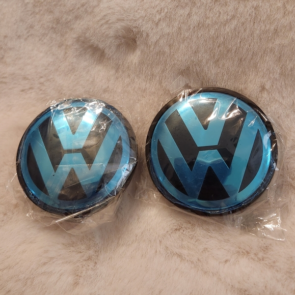 Volkswagon Other Volkswagen Wheel Center Caps 2 Silver And Black